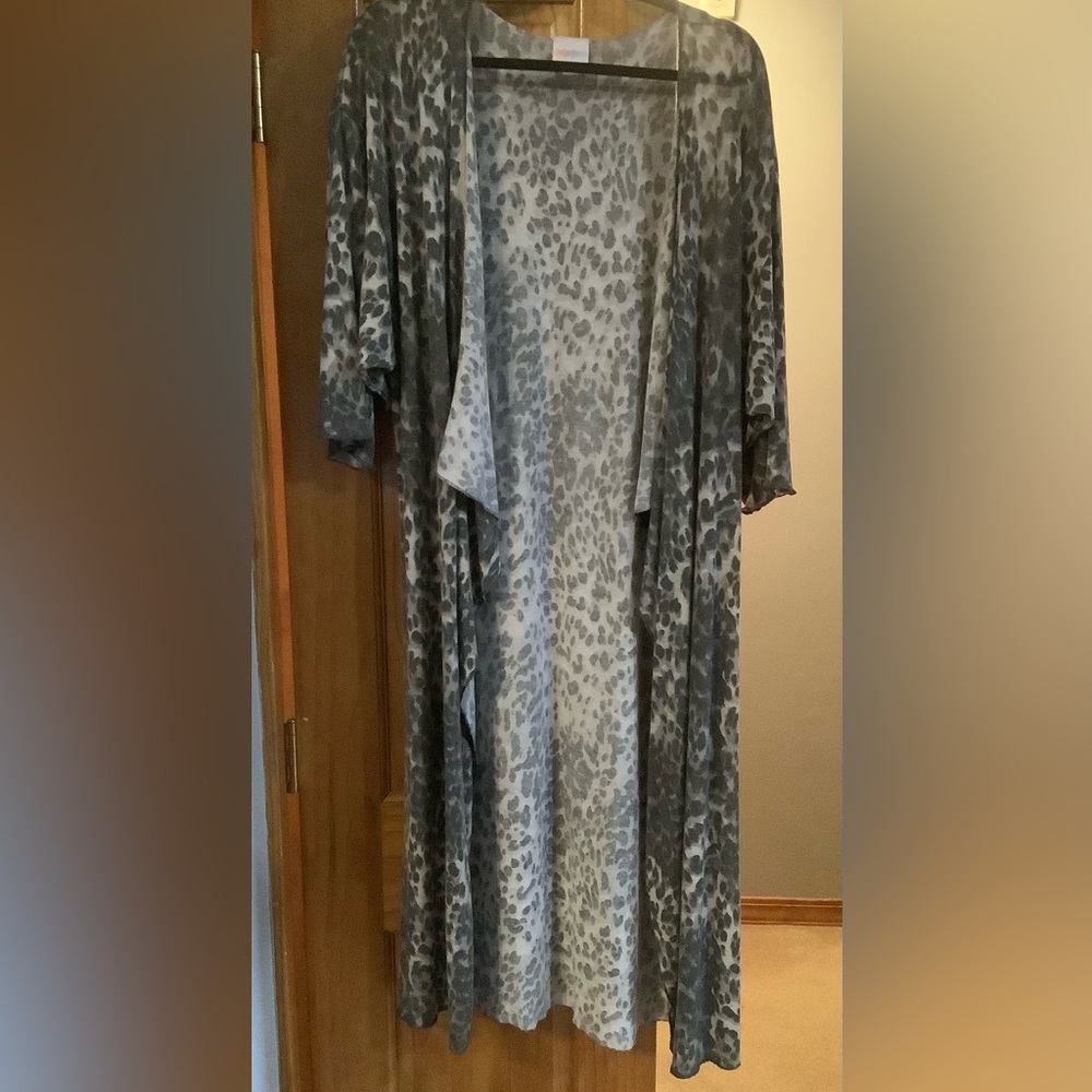 ☃️ NEW LOWER PRICE ☃️ ~ LulaRoe Shirley